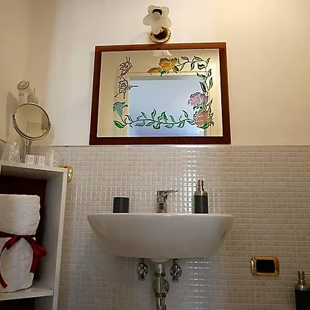 Donna Nicla Oda ve Kahvaltı Matera